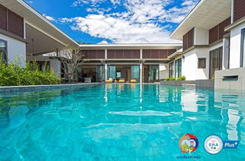  CasaBay Luxury Pool Villas