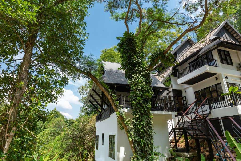 Exterior view of Patong Garden House Villa in Patong Hills